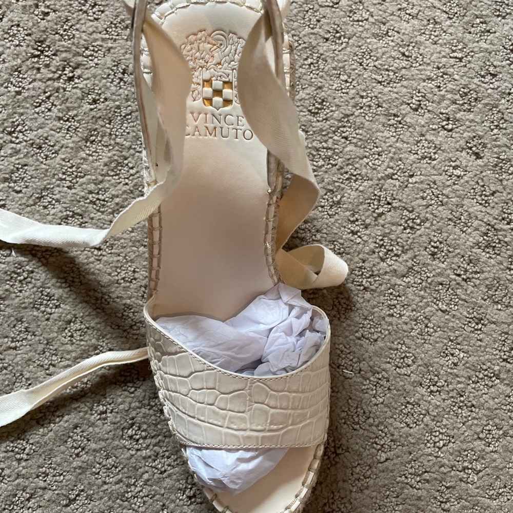Vince Camuto Size 9 Wedge sandal . 4”+ wedge , 1” platform . NIB